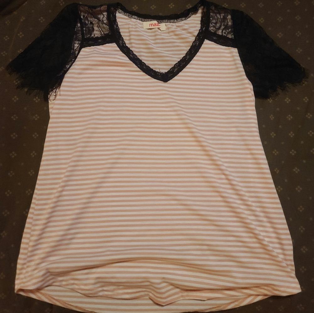 Lace short sleeve, mazik, pink and white strip shirt.